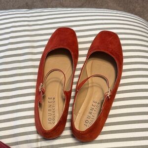 Journee Collection Suede Flats